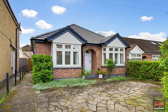 2 bed property, in Cumberland Road, £500,000