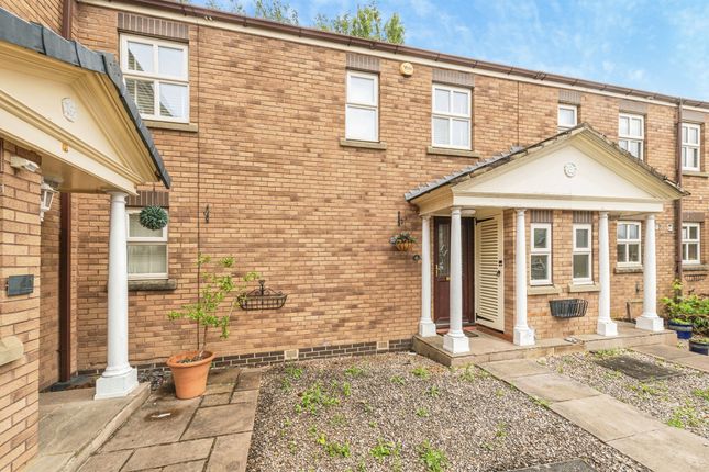 2 bed property, in The Green, £180,000