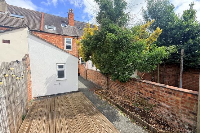3 bed property, in 4 Abbot Street, £150,000