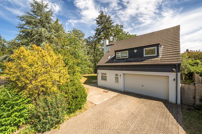 4 bed property, in Redwood Drive, £800,000