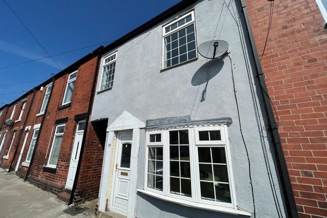 3 bed property, in 19 Wadsworth Road Bramley, £95,000