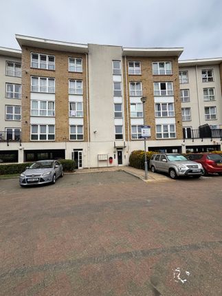 2 bed property, in Romulus Road, £125,000