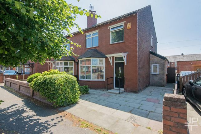 3 bed property, in Holden Road, £230,000
