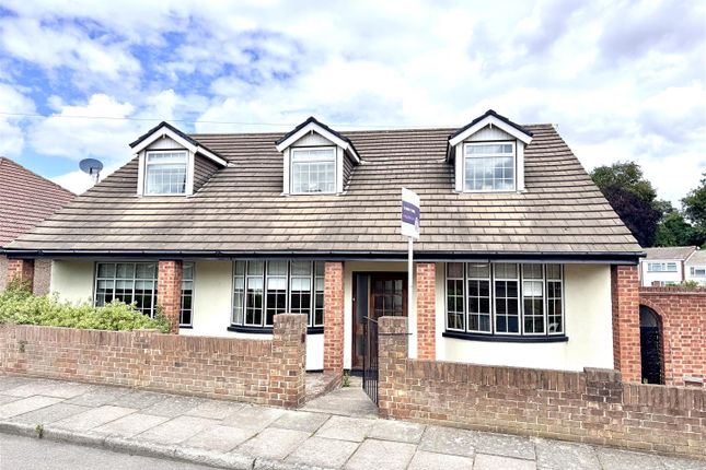 5 bed property, in Penn Lane, £775,000