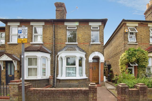 2 bed property, in Cotleigh Road, £425,000