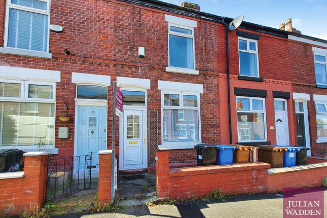 2 bed property, in Farr Street, £190,000