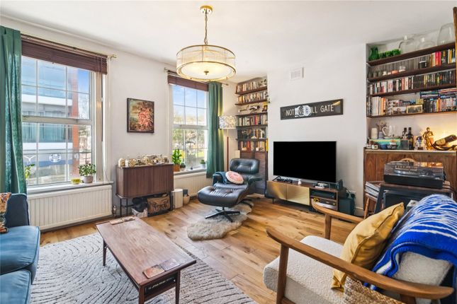 2 bed property, in New North Road, £800,000