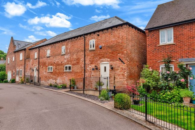 3 bed property, in Auster Crescent, £400,000