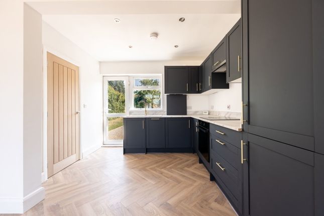 3 bed property, in Wodehouse Road, £300,000