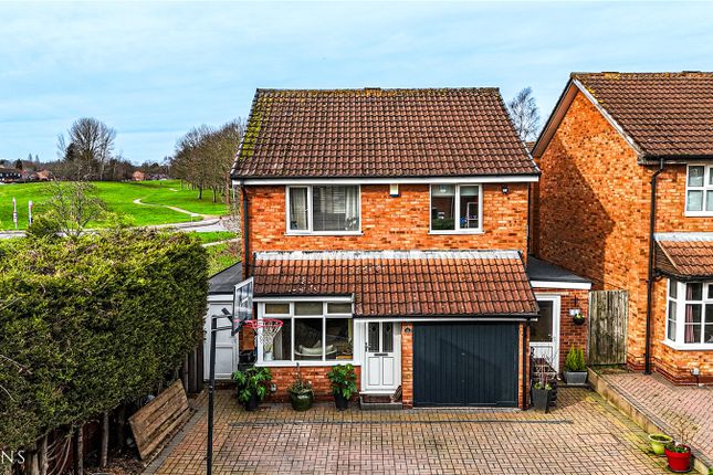 3 bed property, in Deerham Close, £300,000