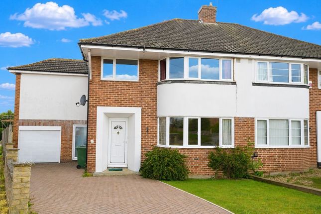 4 bed property, in Northdown Close, £450,000