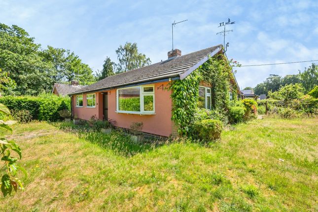 3 bed property, in Rawlinsons Lane, £300,000