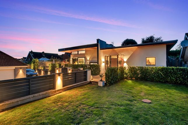 4 bed property, in Friday Lane, £950,000