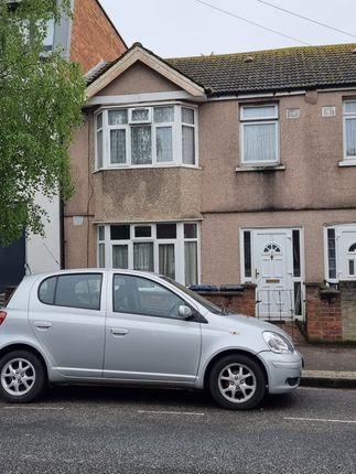 3 bed property, in Woodlands Road, £599,999