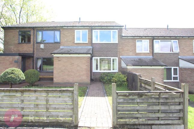 2 bed property, in Greengate Close, £100,000