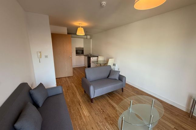 2 bed property, in Apartment 102 The Gallery, £95,000