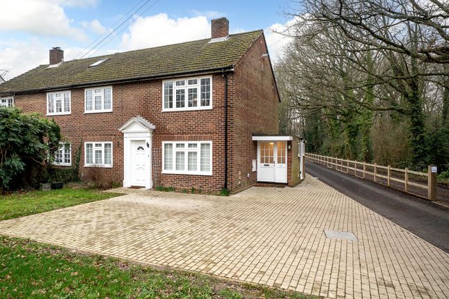 2 bed property, in St. Albans Road, £450,000