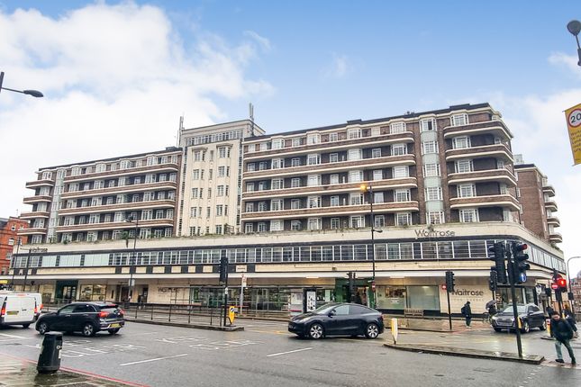 1 bed property, in Finchley Road, £300,000