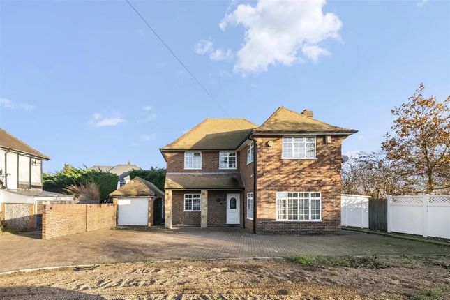 4 bed property, in Park Road, £1,049,900