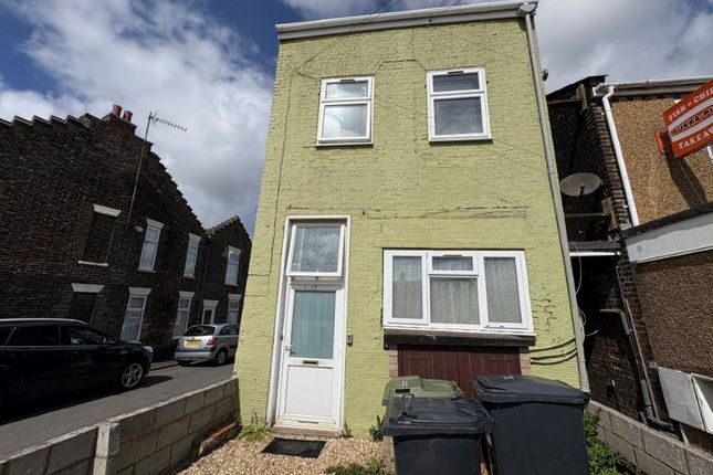 5 bed property, in 17 Wisbech Road, £230,000