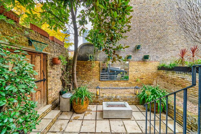 3 bed property, in Burnaby Street, £1,600,000