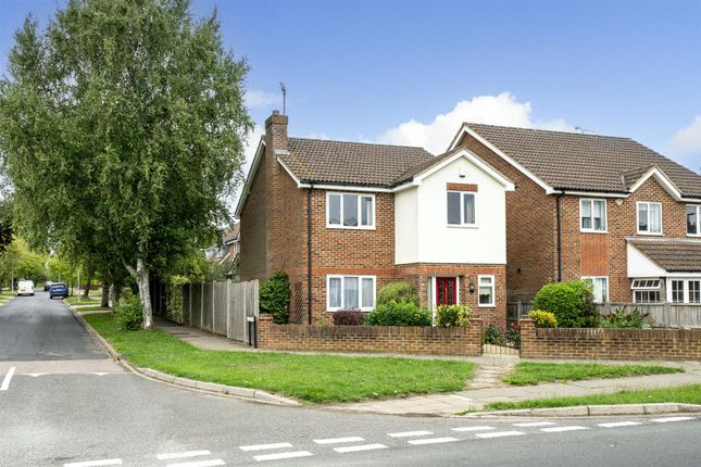 3 bed property, in St. Vincent Drive, £800,000