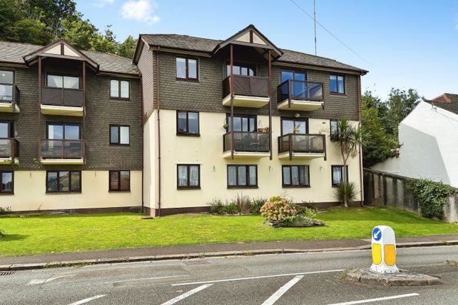 2 bed property, in Daws Court, £155,000