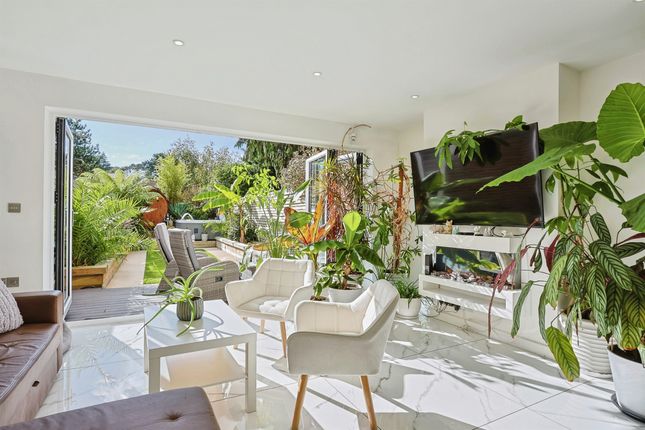 4 bed property, in Poole Road, £500,000