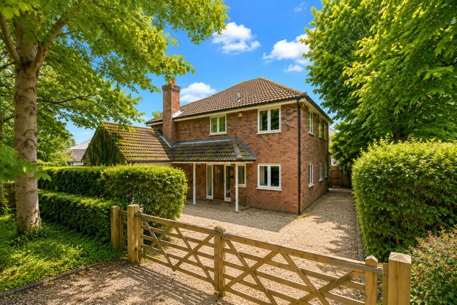 4 bed property, in Herons Way, £900,000