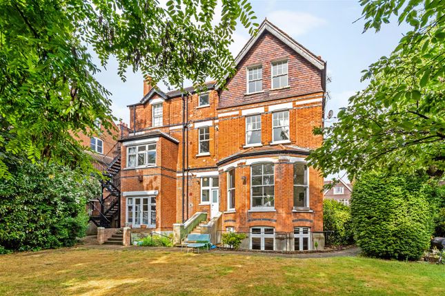1 bed property, in The Drive, £700,000