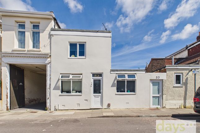 3 bed property, in Bramble Road, £170,000