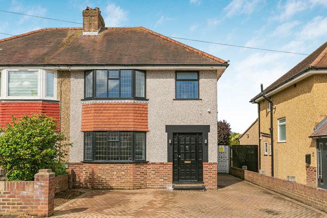 3 bed property, in Hythefield Avenue, £550,000