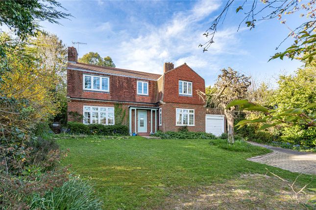 5 bed property, in Ashcombe Road, £995,000