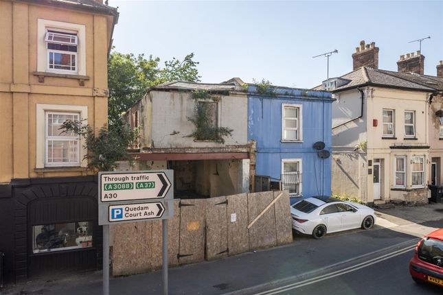 3 bed property, in Wyndham Street, £50,000
