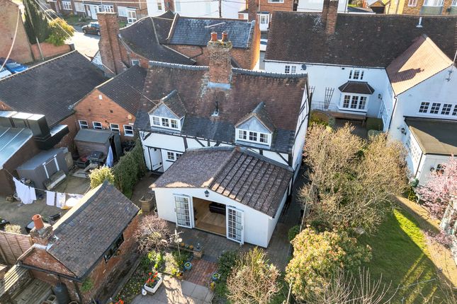 4 bed property, in High Street, £450,000