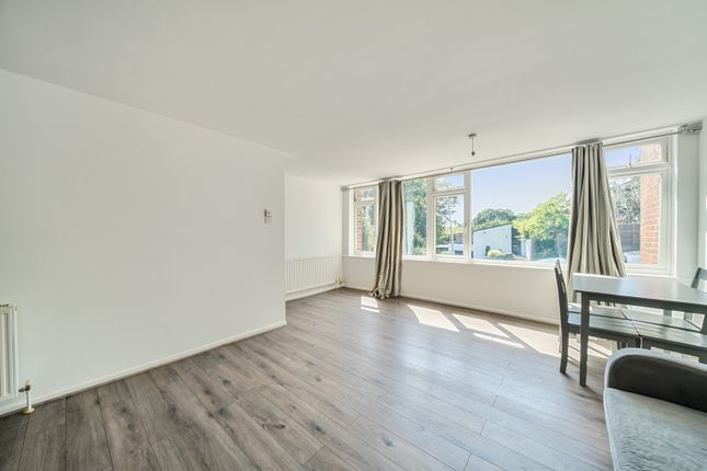 4 bed property, in White Lodge, £650,000