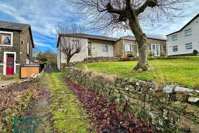 2 bed property, in Barkerhouse Road, £200,000