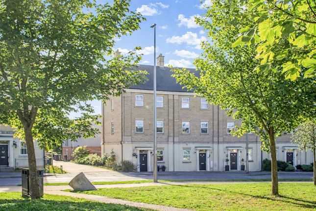 4 bed property, in Rowditch Furlong, £415,000