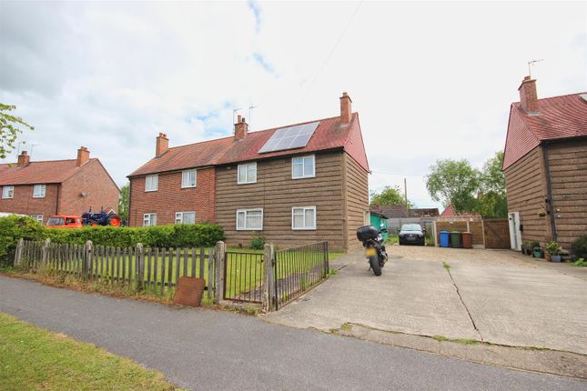 3 bed property, in Trinity Close, £115,000