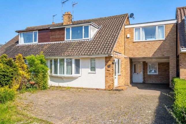 4 bed property, in Bramley Garth, £375,000