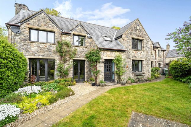 5 bed property, in Chewton Hill, £575,000