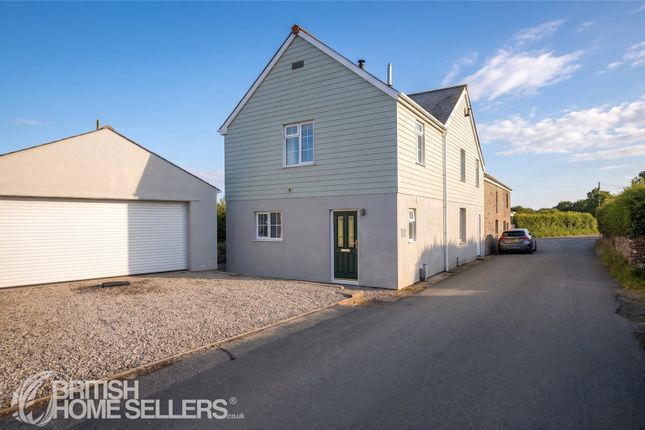 3 bed property, in Trecrogo Lane End, £375,000