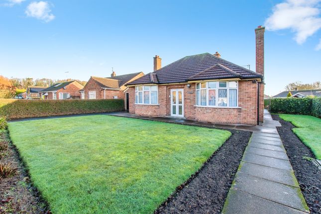 2 bed property, in Robin Hoods Walk, £175,000