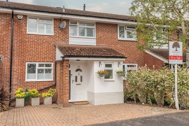 3 bed property, in Summers Road, £475,000