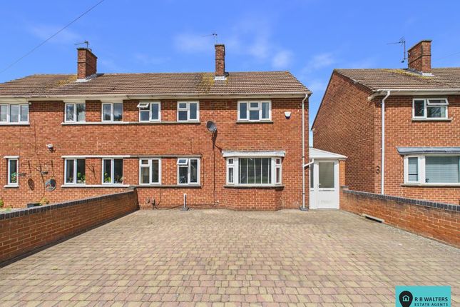 3 bed property, in The Triangle, £340,000
