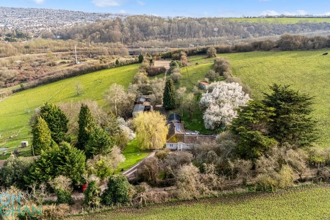 3 bed property, in Sweet Hill, £1,195,000