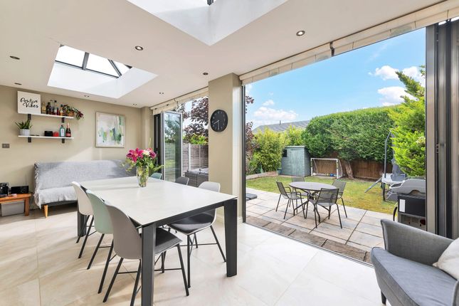4 bed property, in Bannister Gardens, £685,000