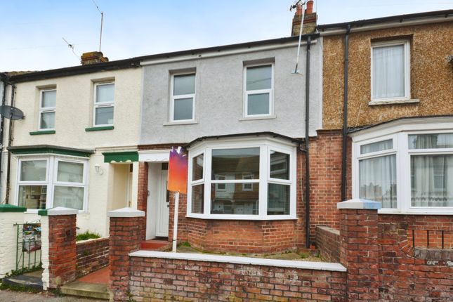 3 bed property, in Victoria Avenue, £260,000