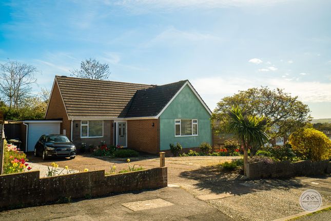 3 bed property, in Parkers Cross Lane, £425,000