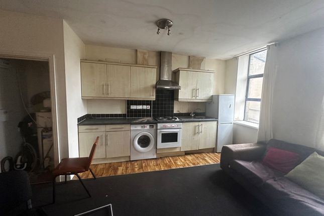 2 bed property, in Water Street, £79,950
